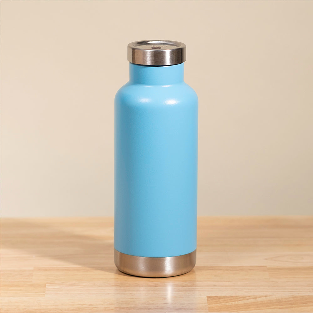 LAMOSE Moraine insulated bottle 20 oz in sky blue, matte stainless steel finish, with metallic cap and base, upright front view.